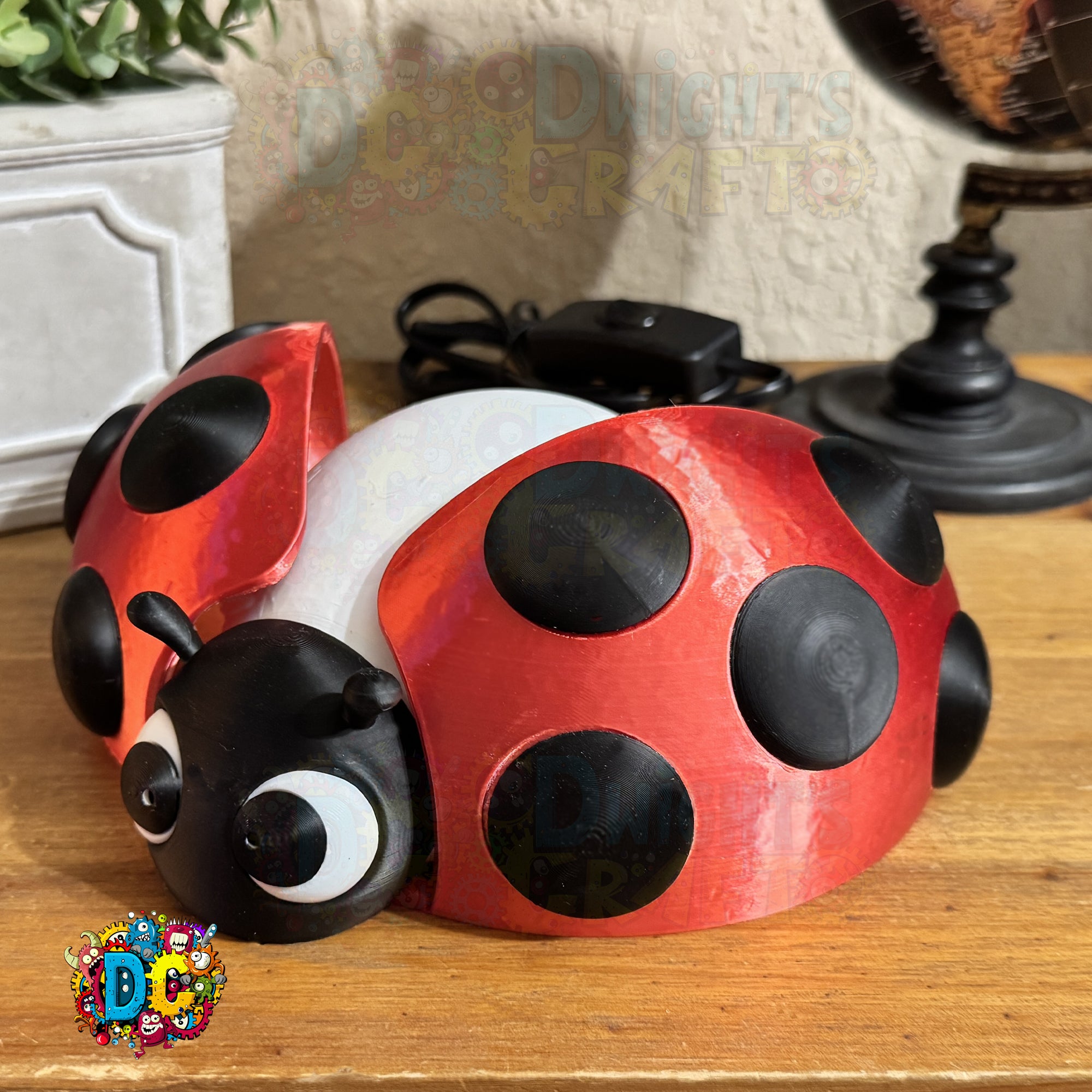 Magical Ladybug Nightlight – Wing‑Opening Glow Lamp for Kids & Toddlers